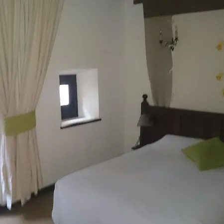فندق مبيت وإفطار D'hotes Chez Francoise Pérouges