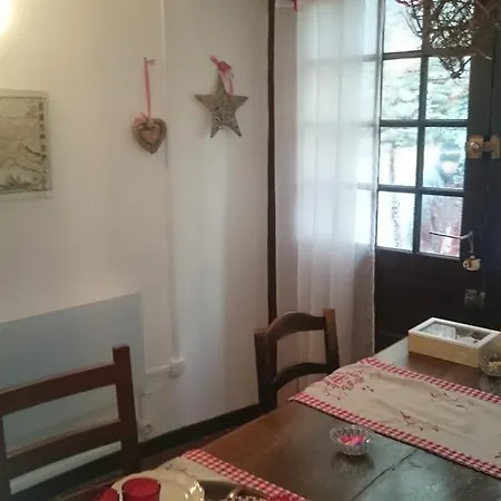 D'hotes Chez Francoise Bed & Breakfast *