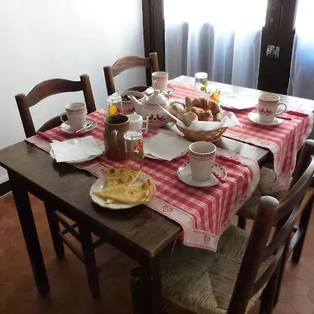 فندق مبيت وإفطار D'hotes Chez Francoise